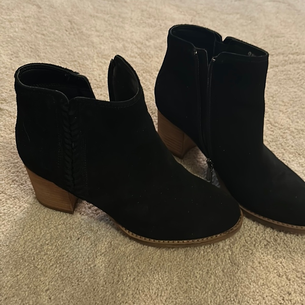 Velvet black booties